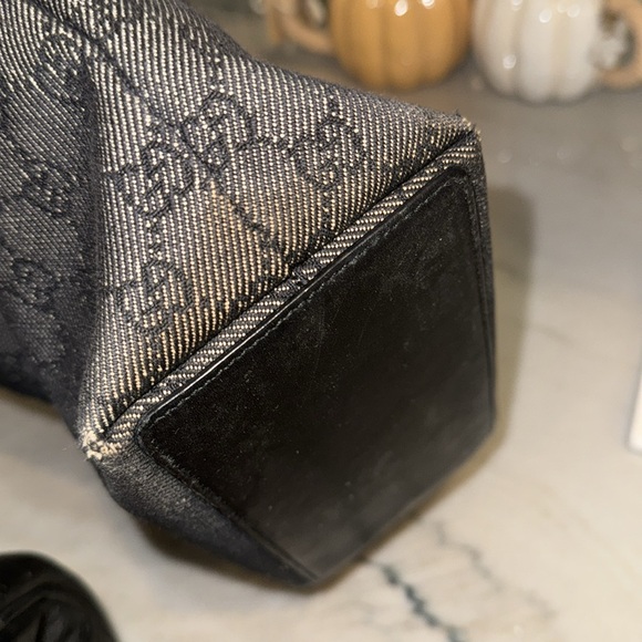 GUCCI DENIM TOTE W LEATHER HANDLES & SILVER HARDWARE-SO CHIC!! - Picture 9 of 11